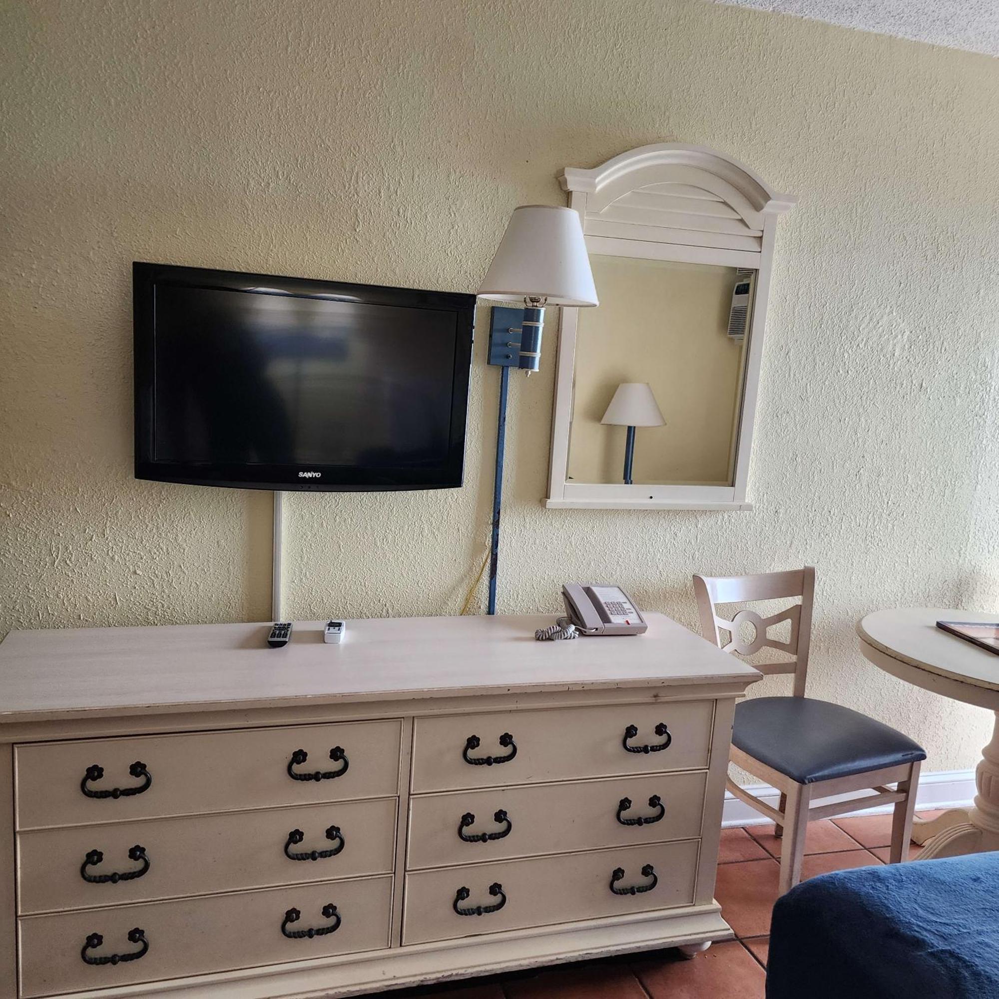 Oceanfront Efficiency T107 Apartment *