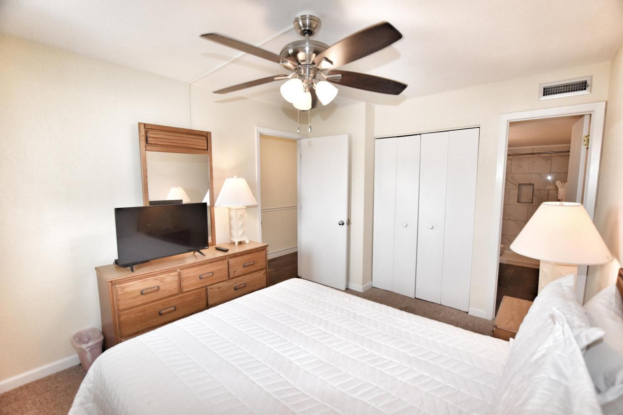 0610 Waters Edge Apartment *