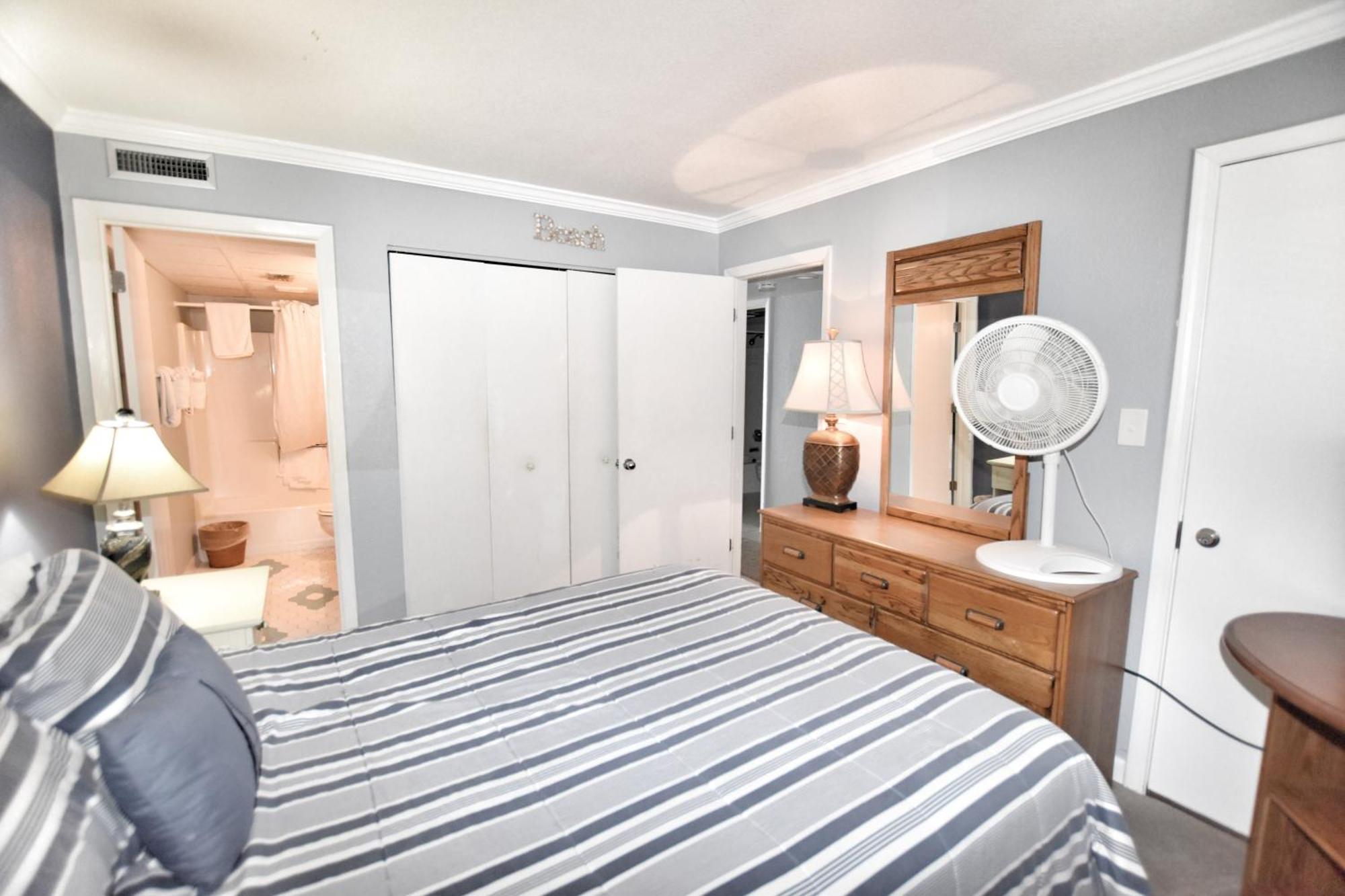 0511 Waters Edge Apartment