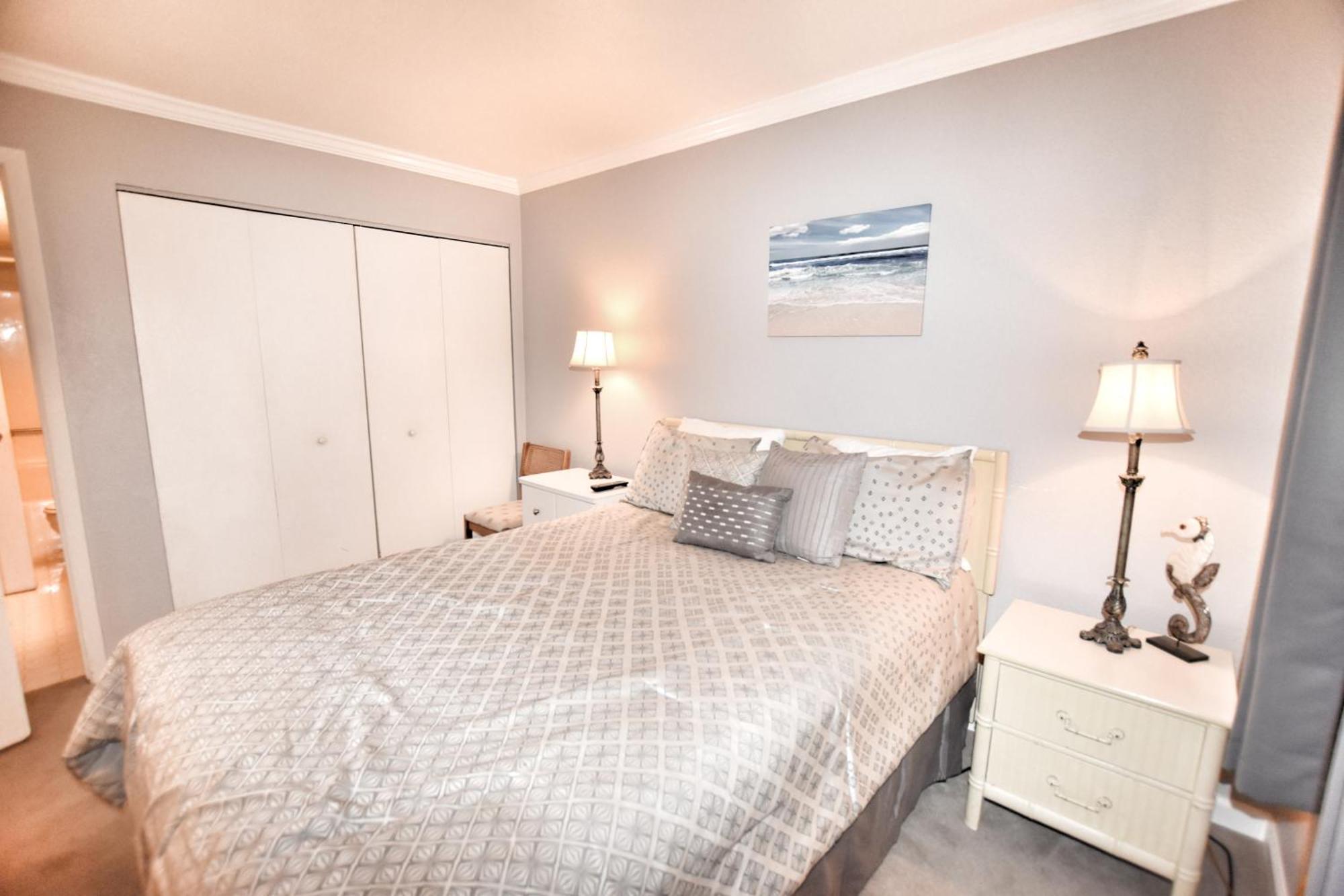 0511 Waters Edge Apartment