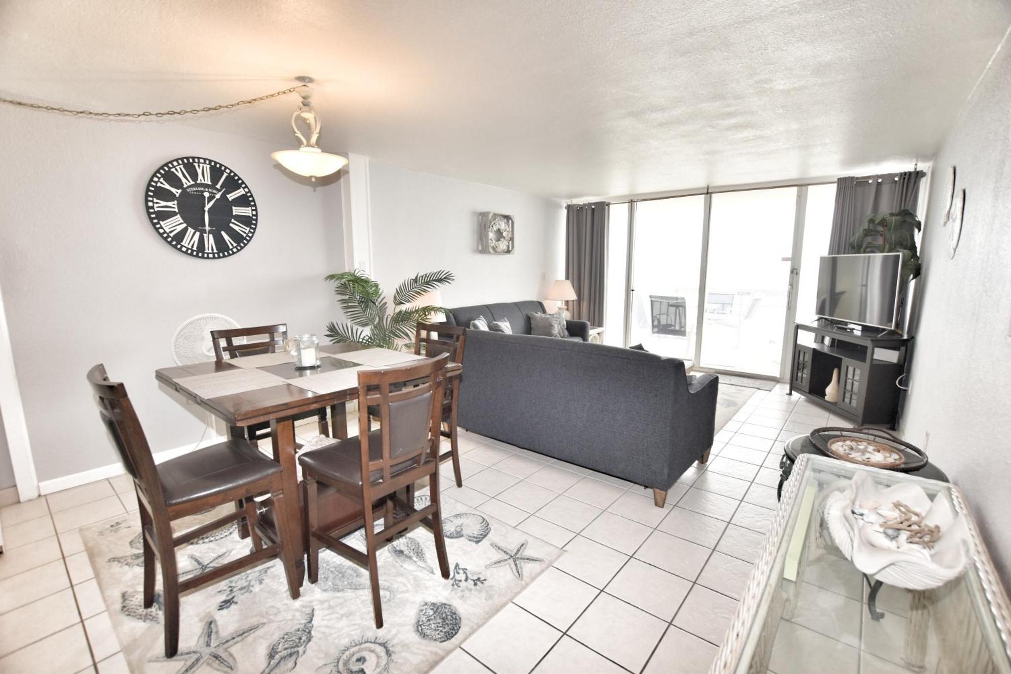 0511 Waters Edge Apartment