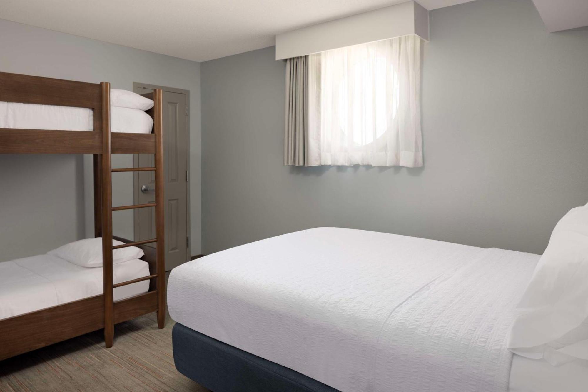 Hampton & Oceanfront Hotel