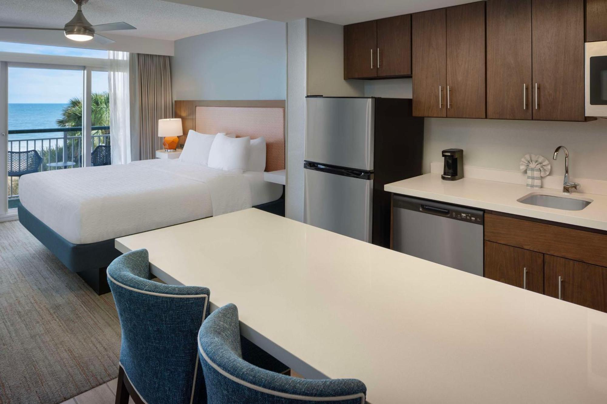 Hampton & Oceanfront Hotel