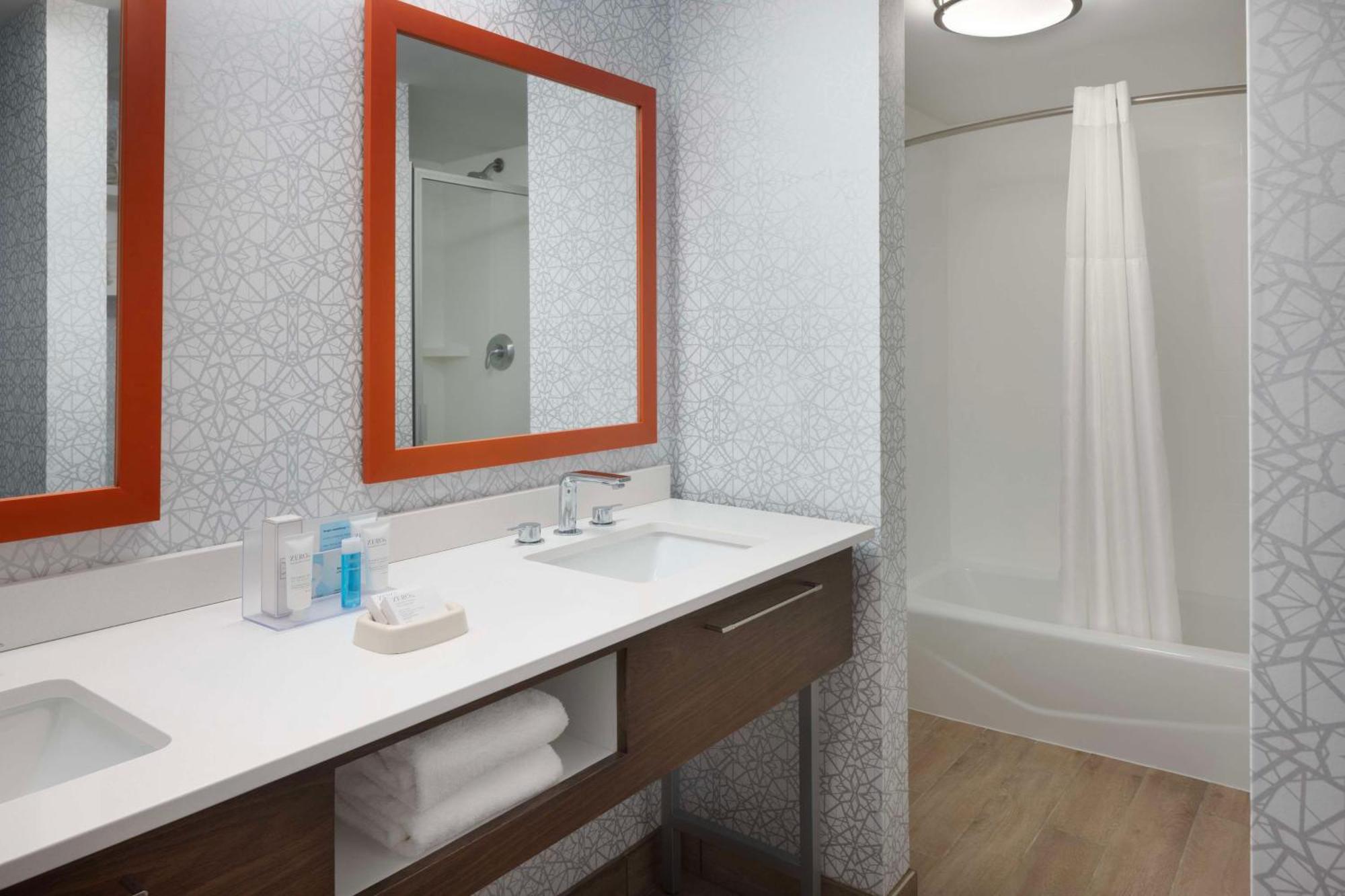 Hampton & Oceanfront Hotel