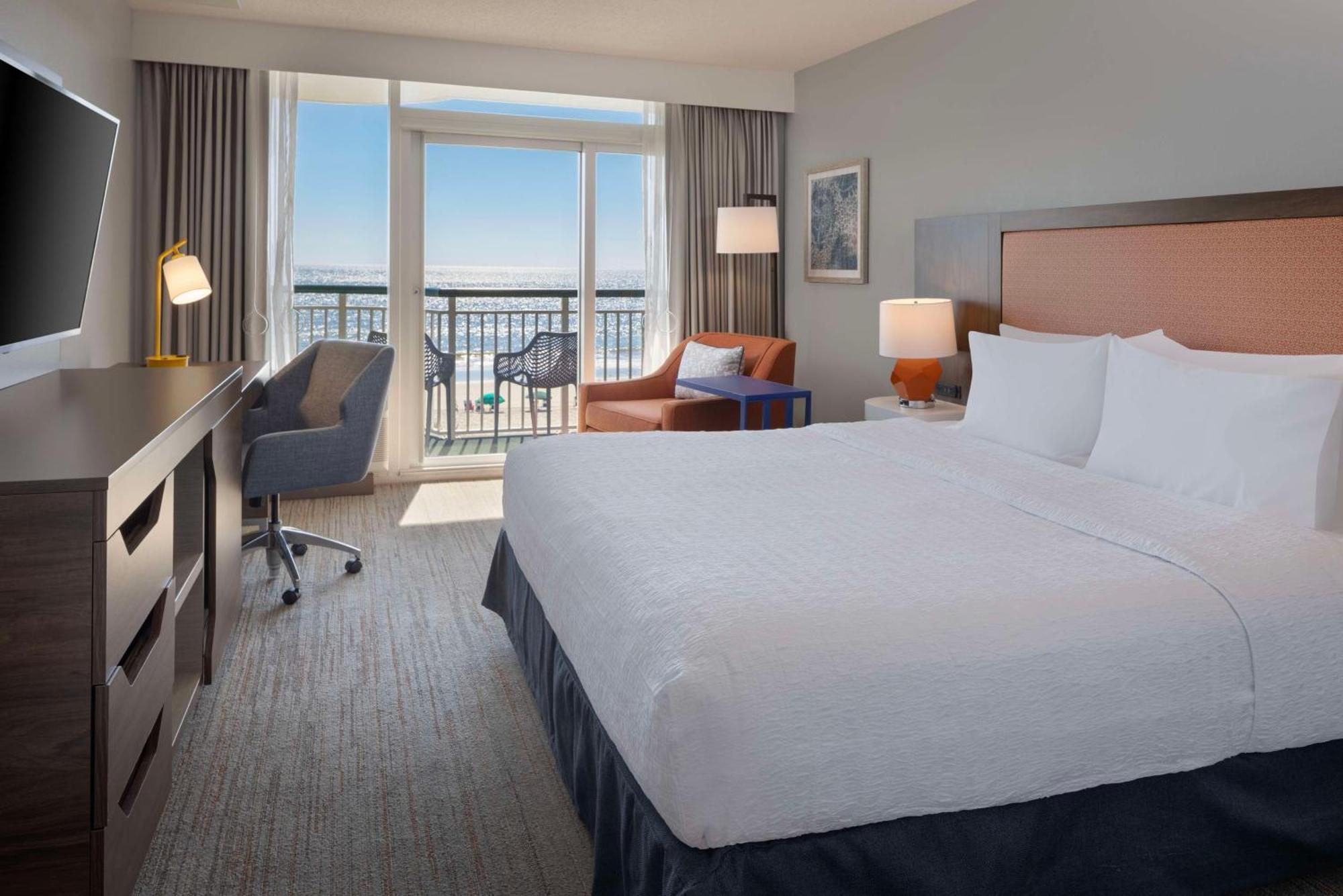 Hampton & Oceanfront 3*