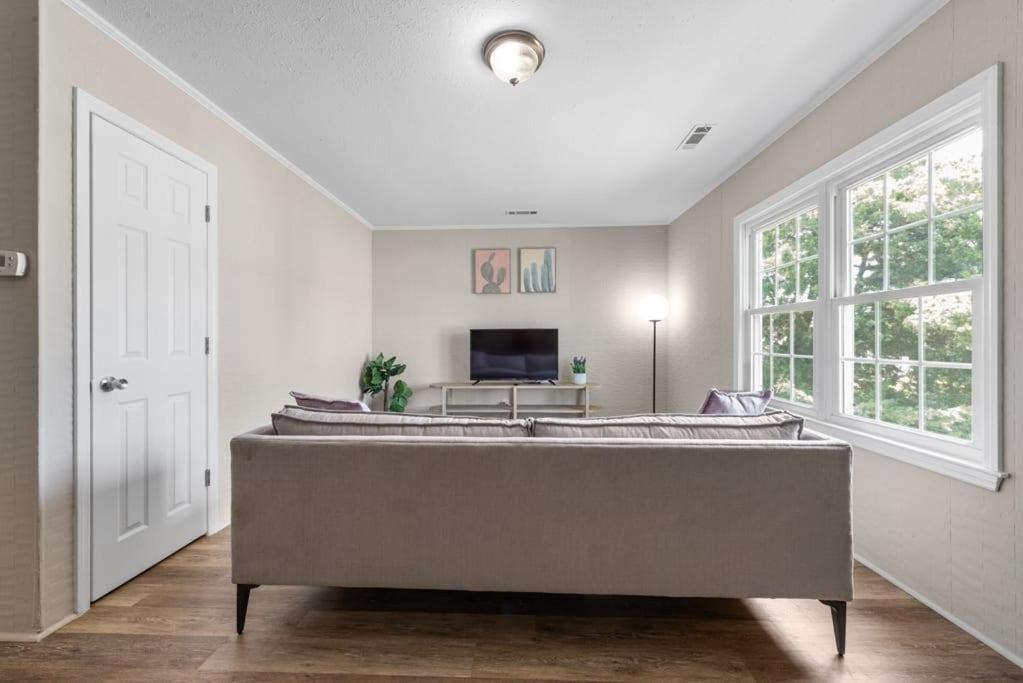 Viagem Bright 2br Parking 1 Block To The Apartment
