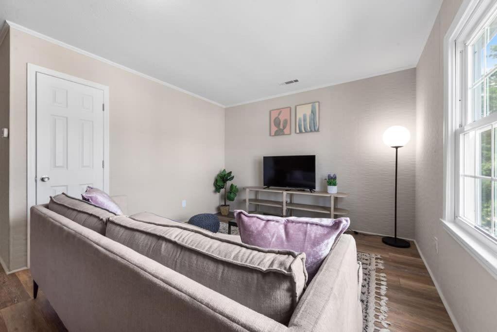 Viagem Bright 2br Parking 1 Block To The Apartment *