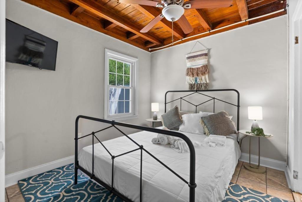 Apartment Laid Back 2br Close To The W Parking *