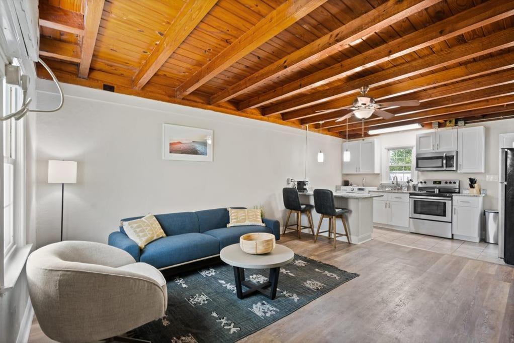 Apartment Laid Back 2br Close To The W Parking