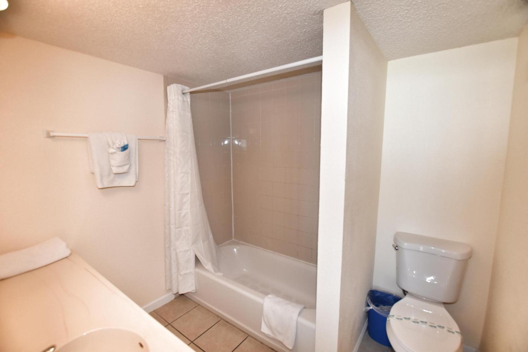 0412 Waters Edge Apartment *