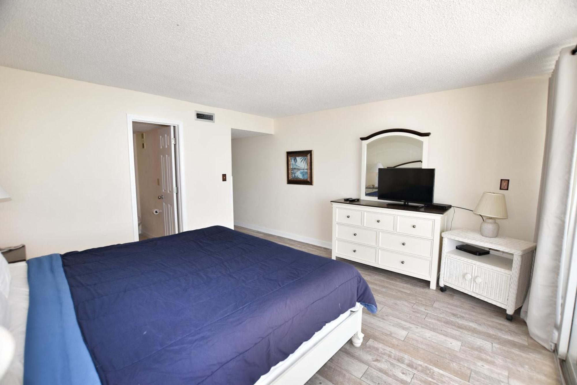 0412 Waters Edge Apartment *