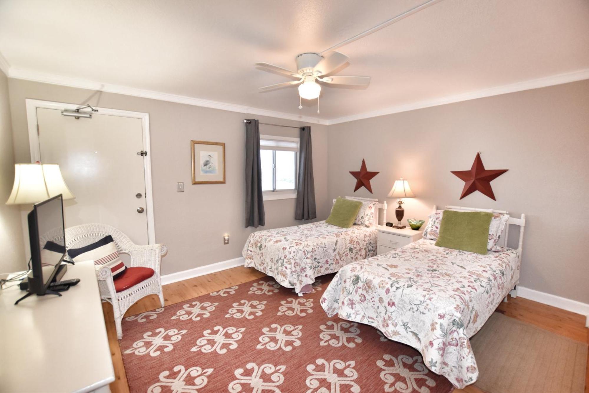 0401 Waters Edge Apartment