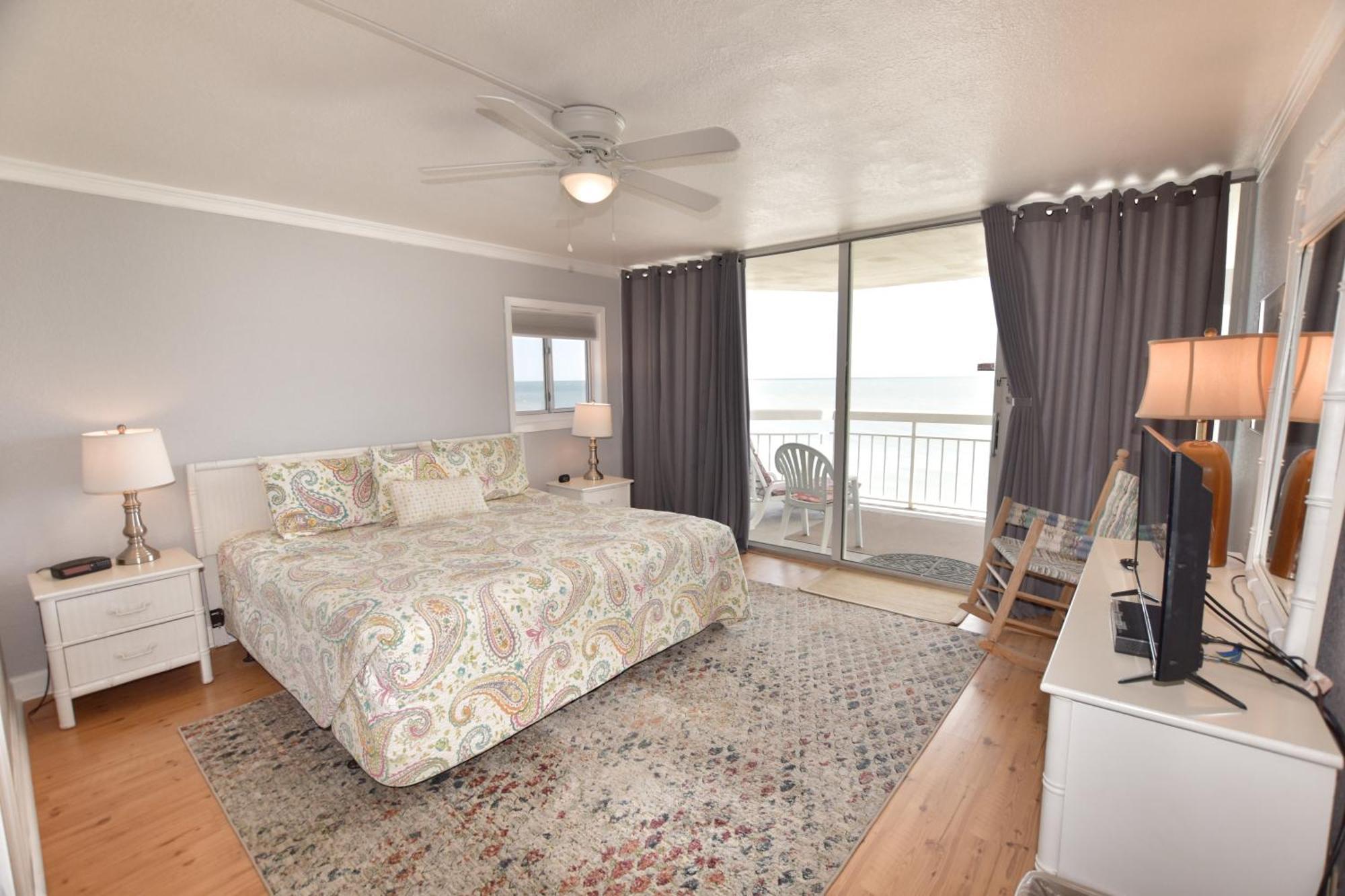0401 Waters Edge Apartment *