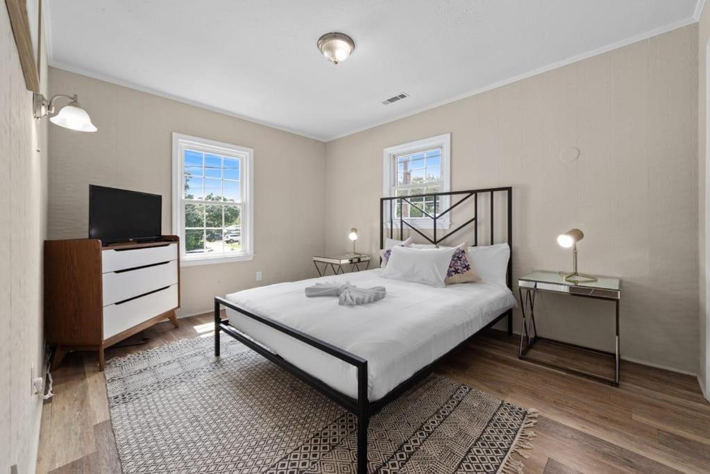 Apartment Viagem Bright 2br Parking 1 Block To The