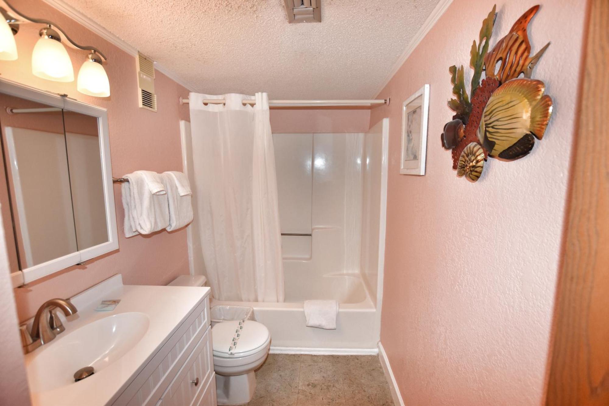 0402 Waters Edge Apartment *