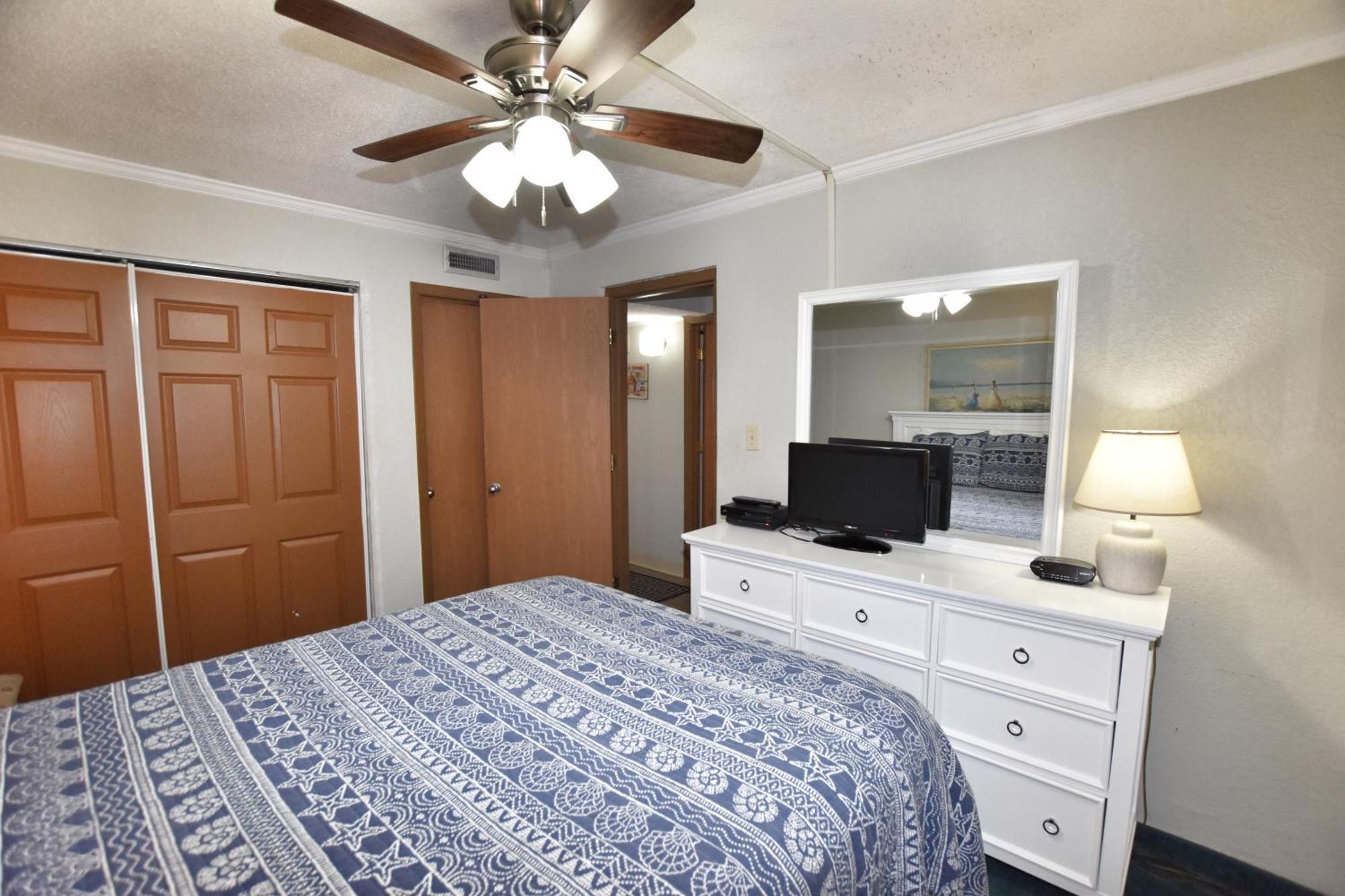 0402 Waters Edge Apartment *