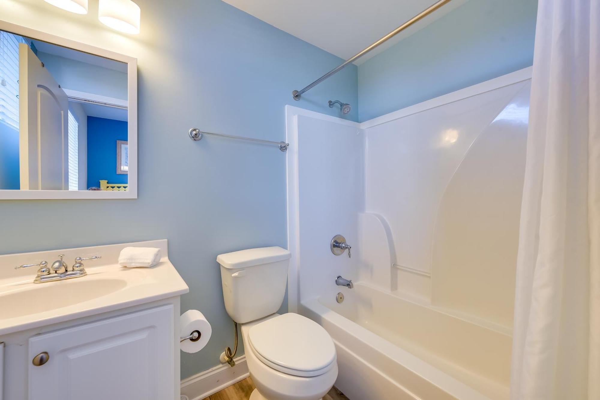 Roomy North Myrtle Condo, Walk To * Myrtle Beach
