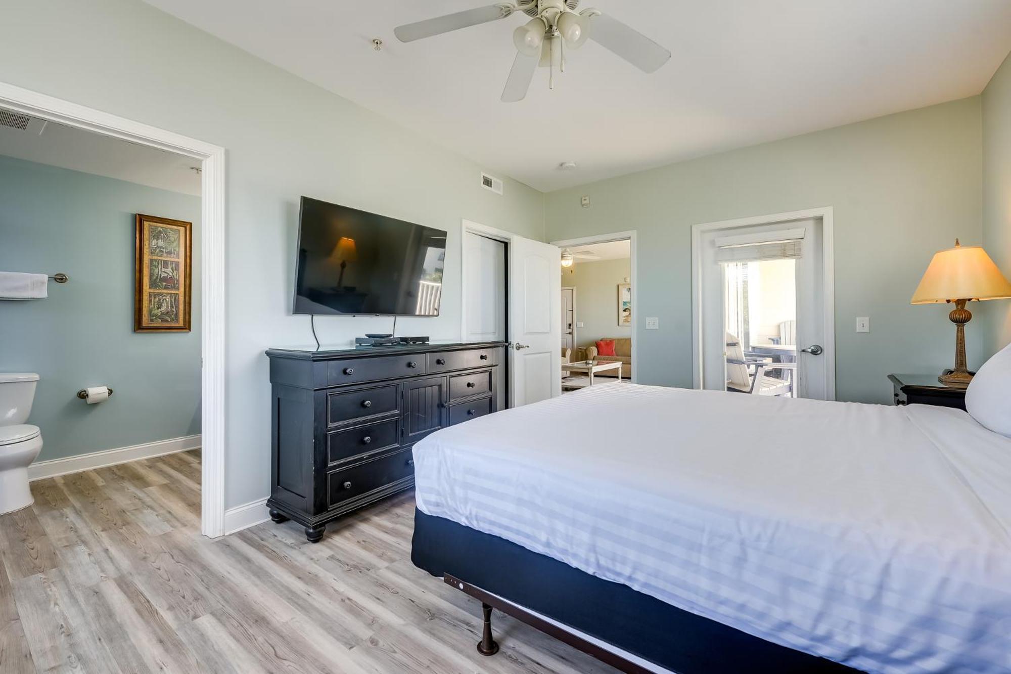 Apartment Roomy North Myrtle Condo, Walk To *