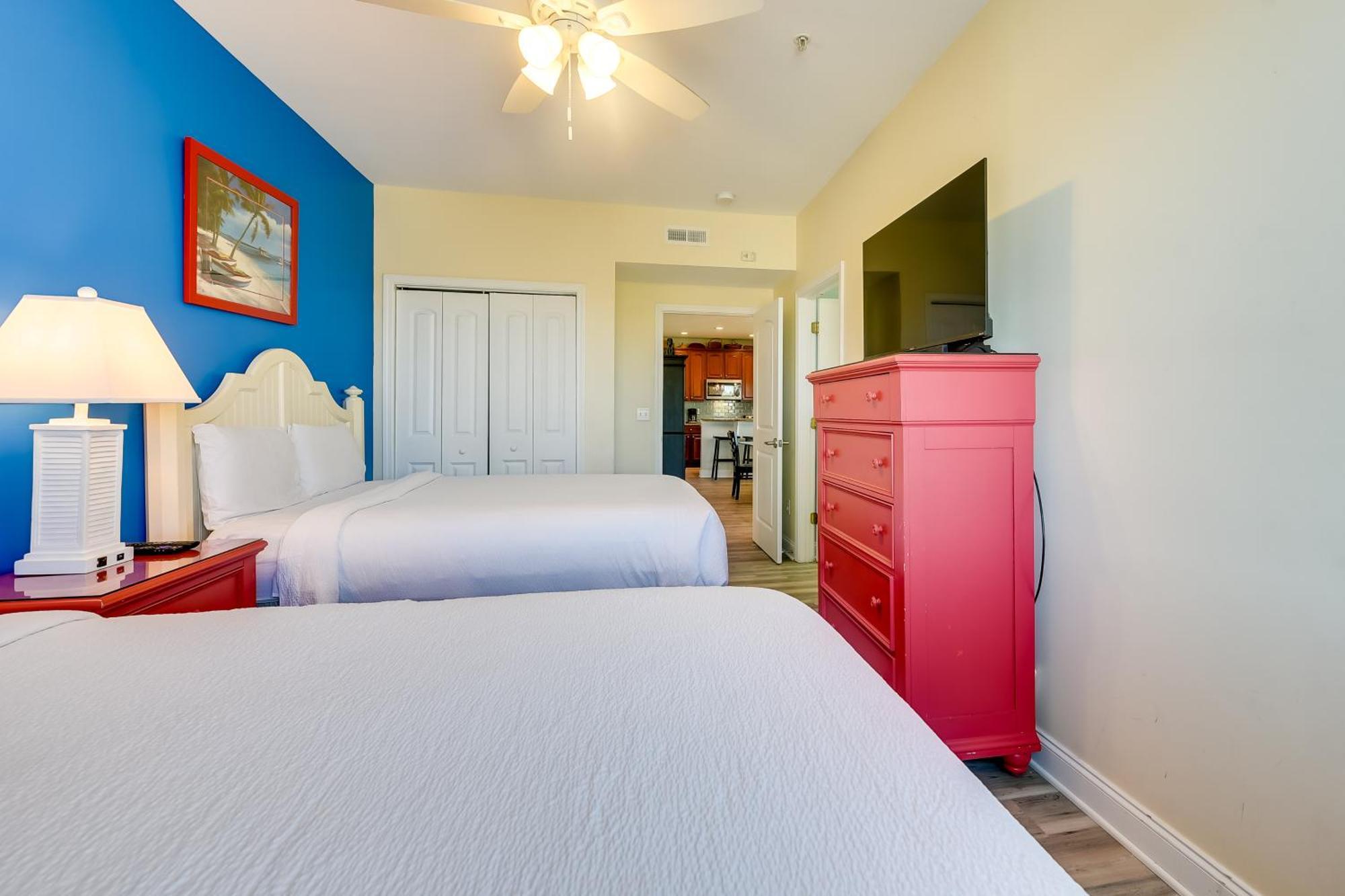 Roomy North Myrtle Condo, Walk To * Myrtle Beach