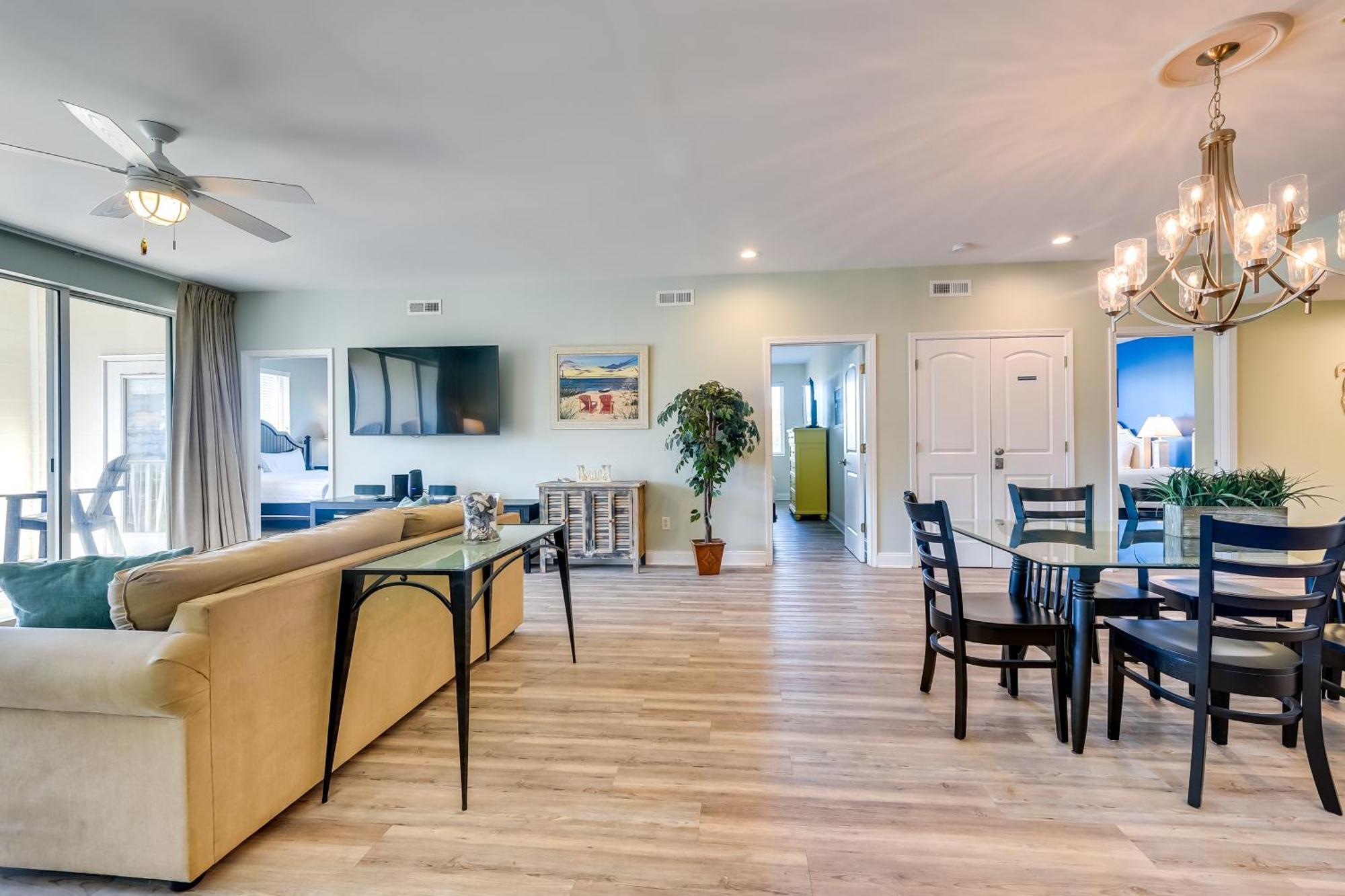 Roomy North Myrtle Condo, Walk To Apartment *