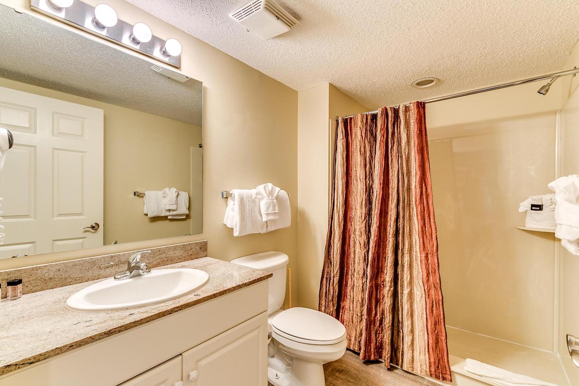The Island Vista 920 Sleeps 2 *