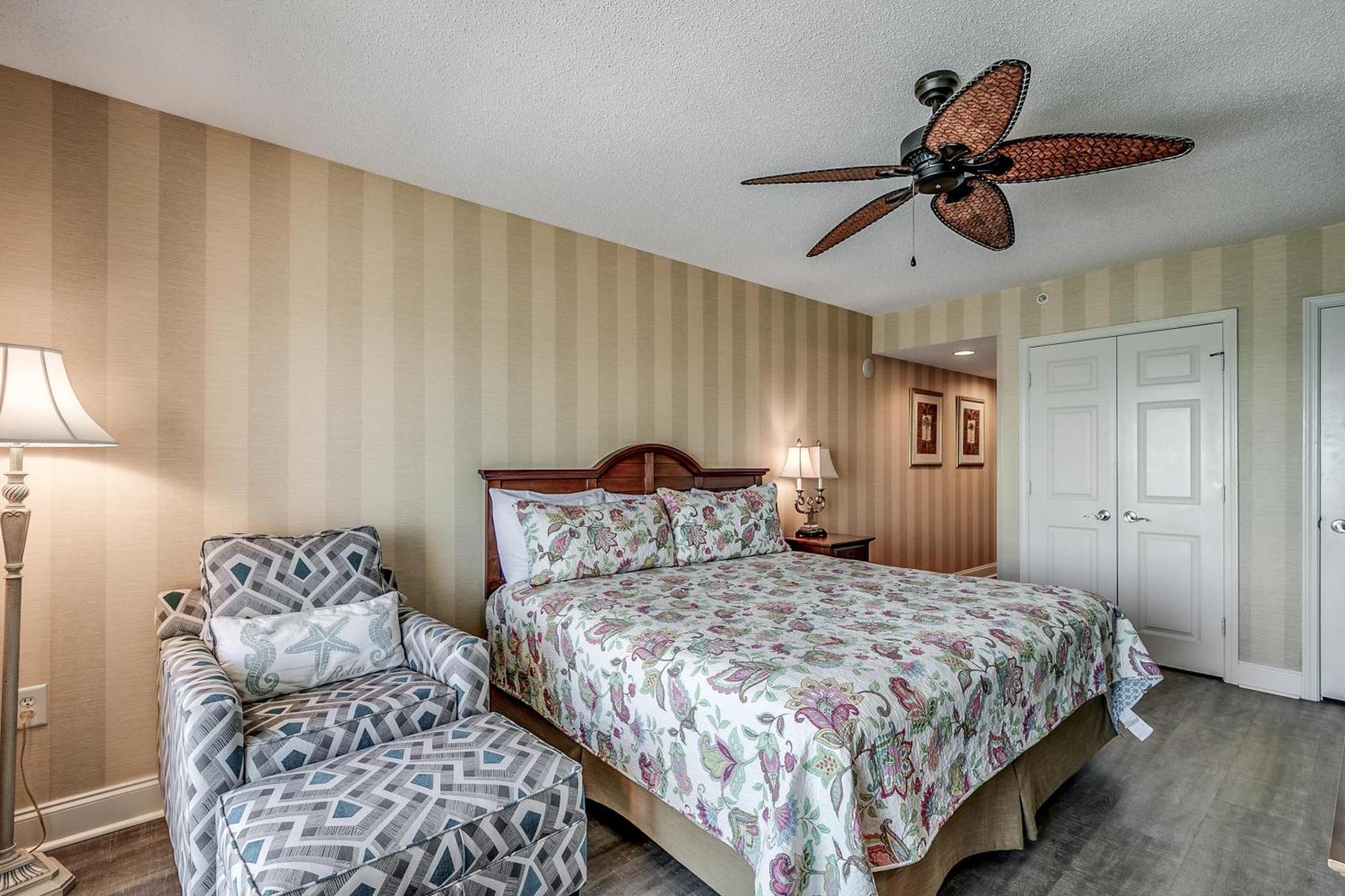 The Island Vista 920 Sleeps 2 *