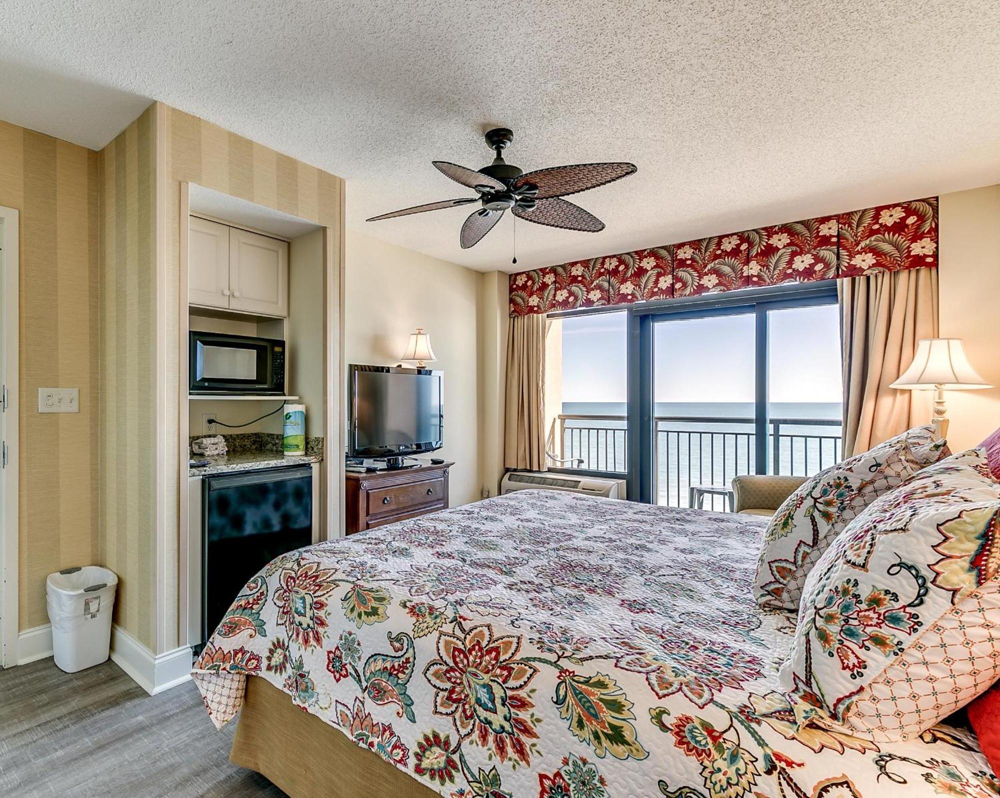 The Island Vista 920 Sleeps 2 *