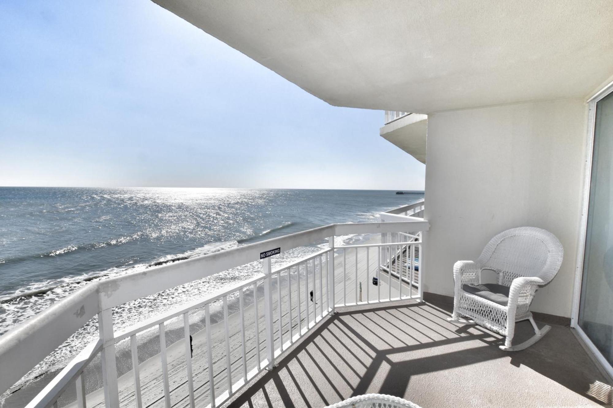 0611 Waters Edge Apartment *
