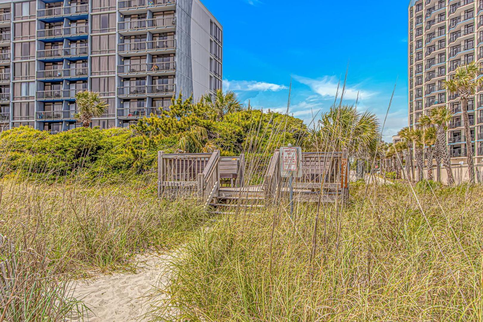 Apartment Oceanfront 3br 2ba Ocean Reef 1421 *