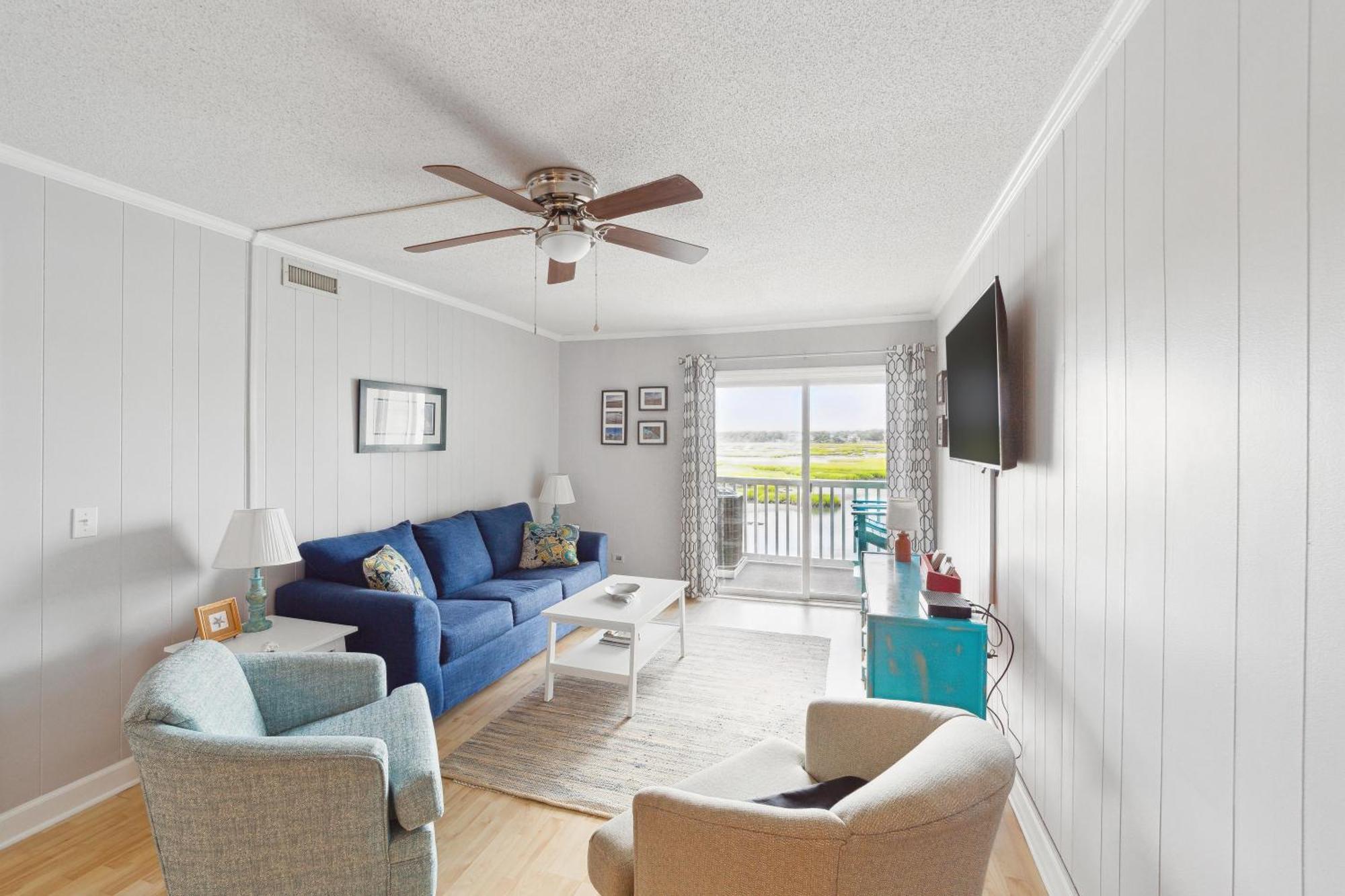 Right Across Pool View Private Balcony By Zen Living Short Term Apartment