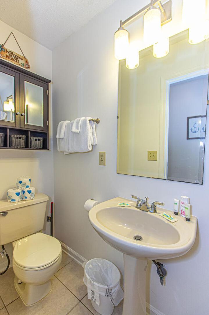 2 Bed 2 Bath Ground Level Golf Colony 33i Only 2 Miles To The