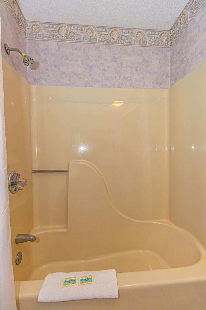 2 Bed 2 Bath Ground Level Golf Colony 33i Only 2 Miles To The Holiday home