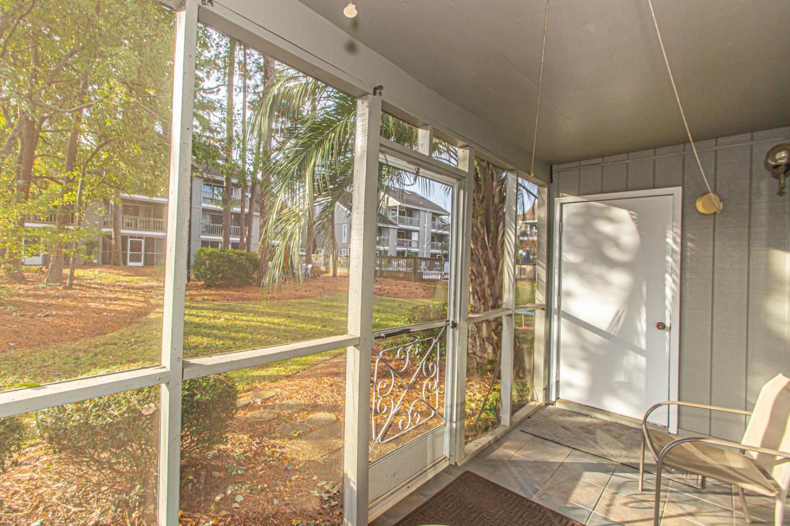 2 Bed 2 Bath Ground Level Golf Colony 33i Only 2 Miles To The *