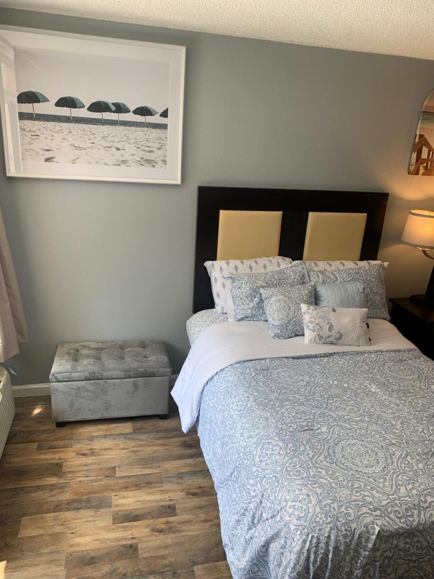 Lee's Myrtle Apartment