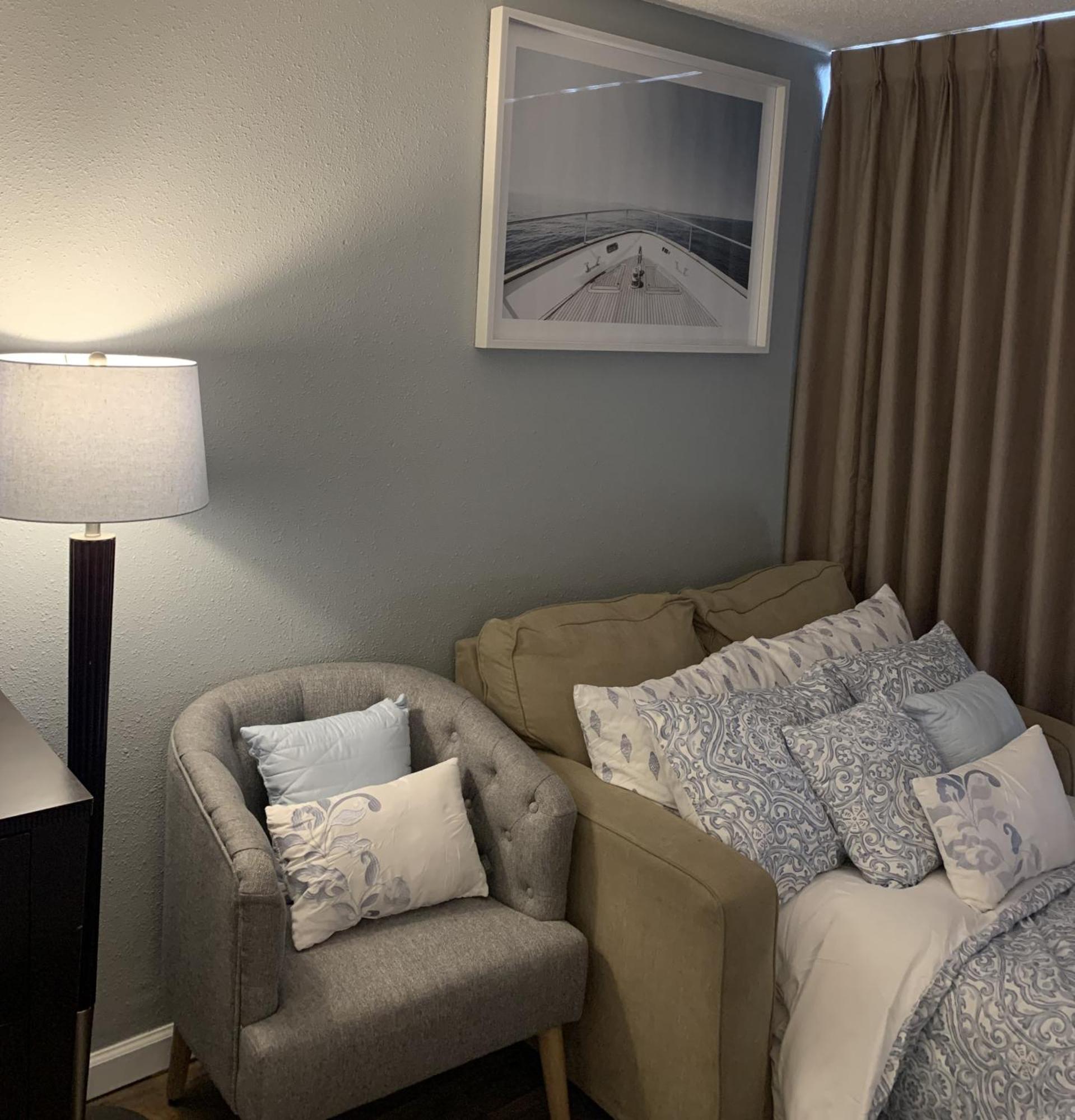 Lee's Myrtle Apartment *