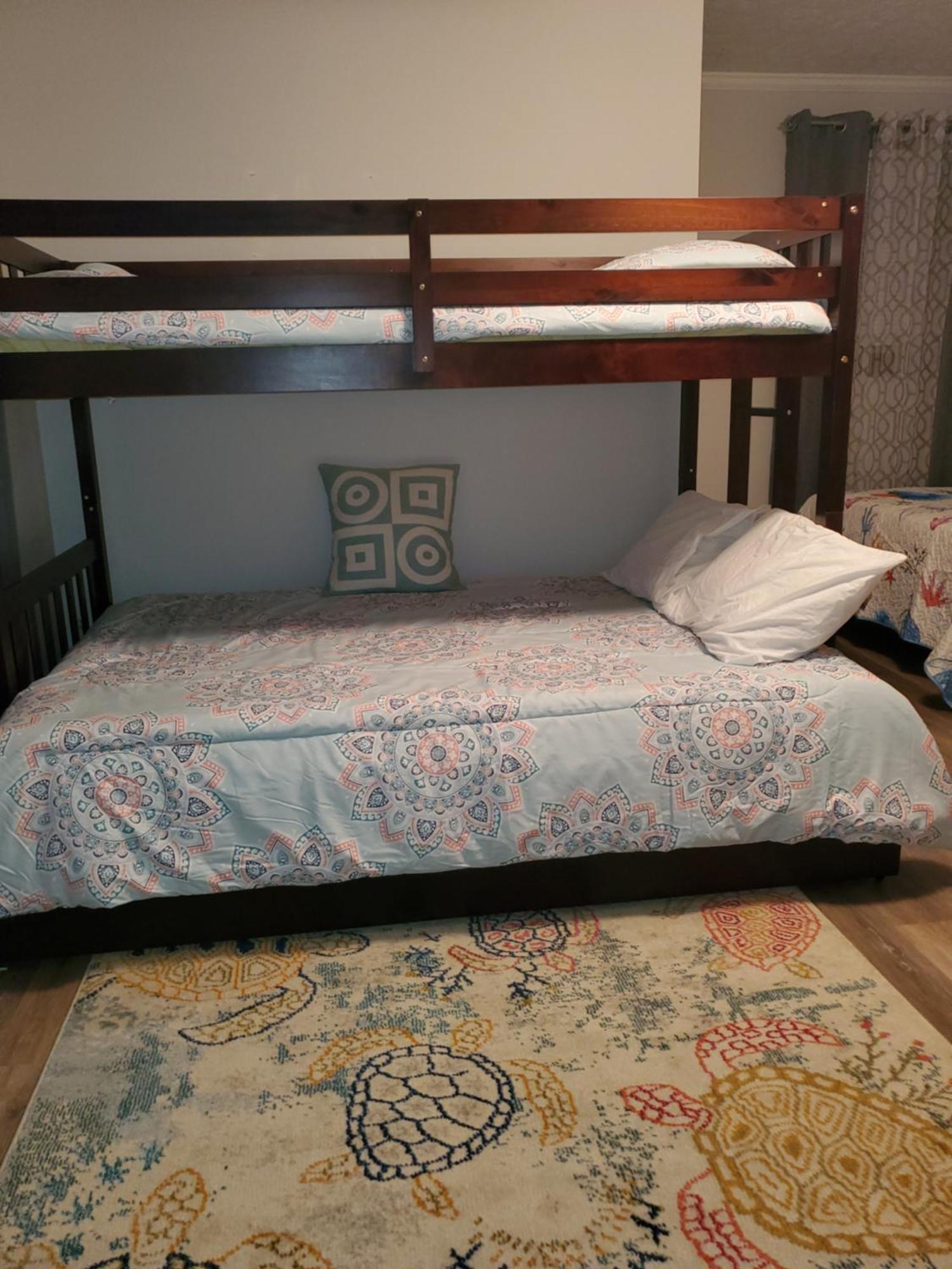 Downtown Mb House New Furniture Hotel 4*
