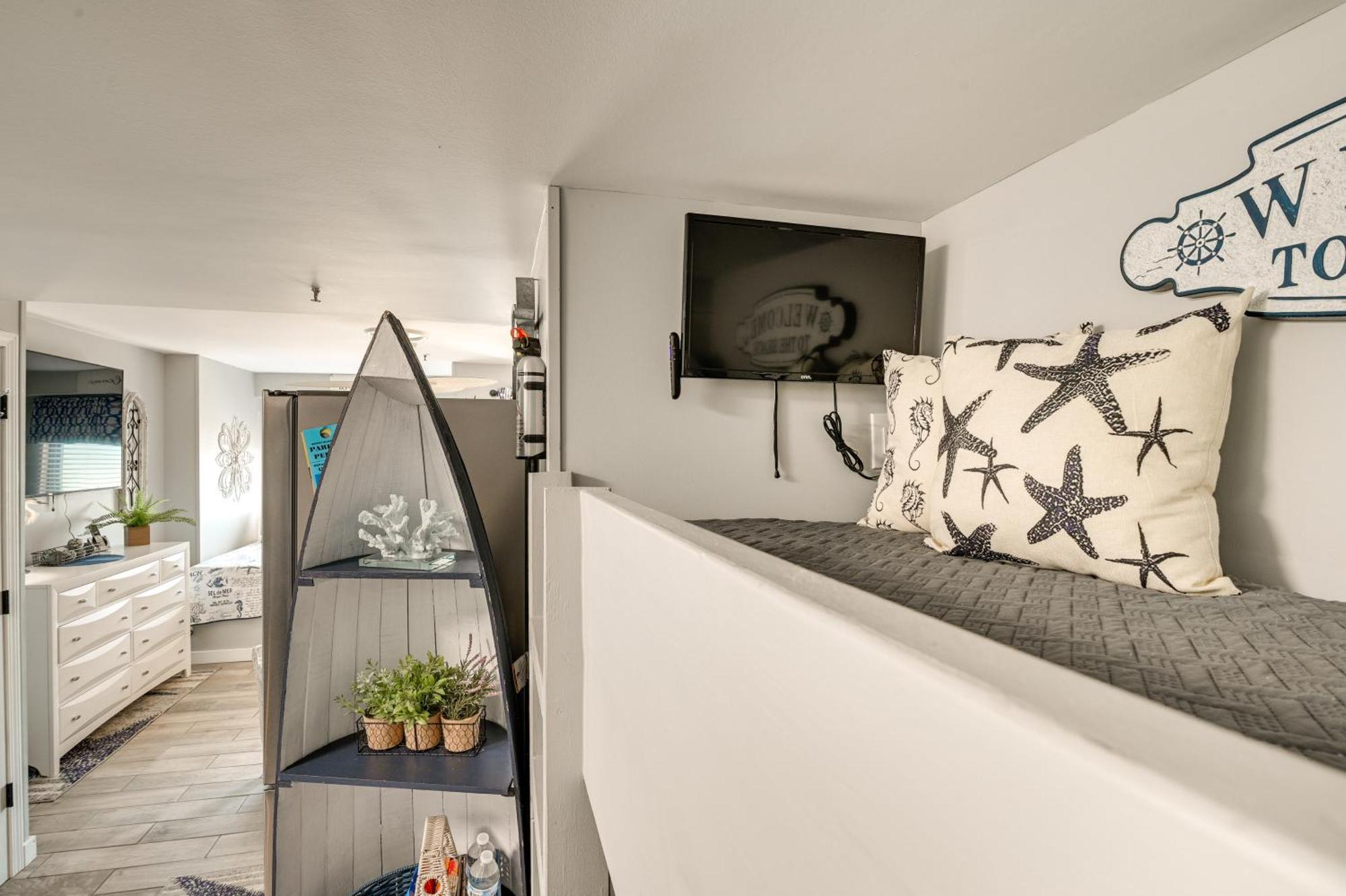 Renovated Oceanfront With Balcony *