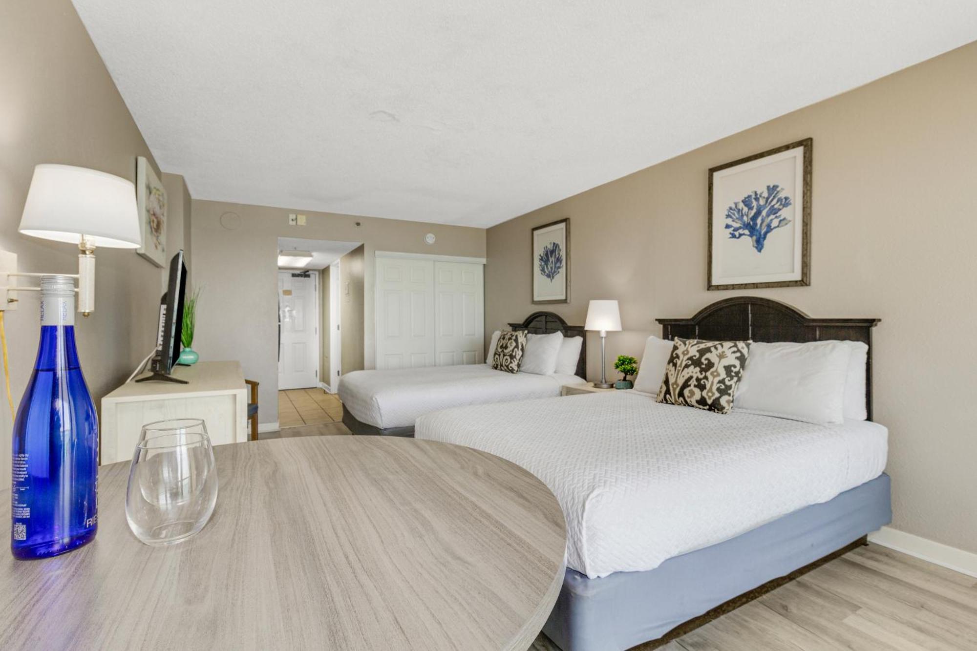 Apartment Oceanview Escape With Steps Away! 1828