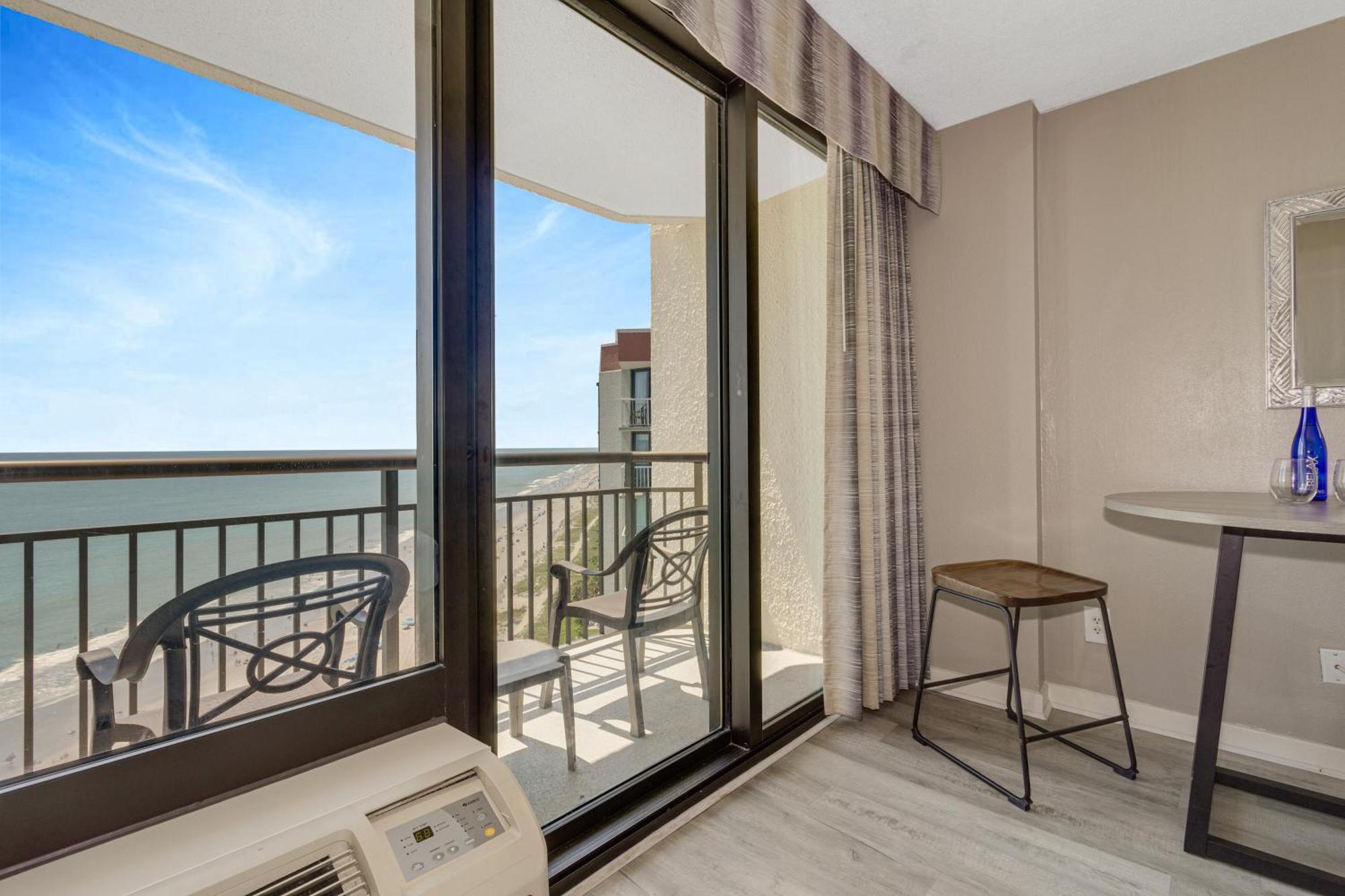 Apartment Oceanview Escape With Steps Away! 1828 Myrtle Beach