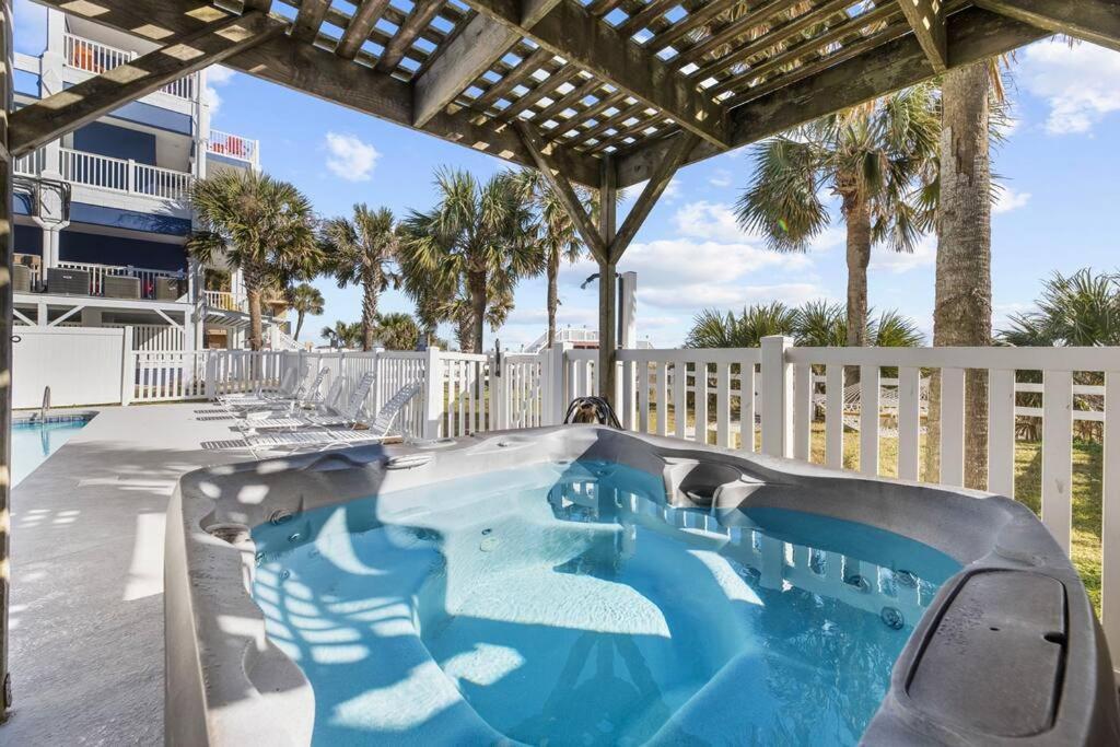 Lavish Accessible, On Ocean, 4 King Beds, Huge Private Pool, Yard, Spa, Patio, Bbq, & Game Tables