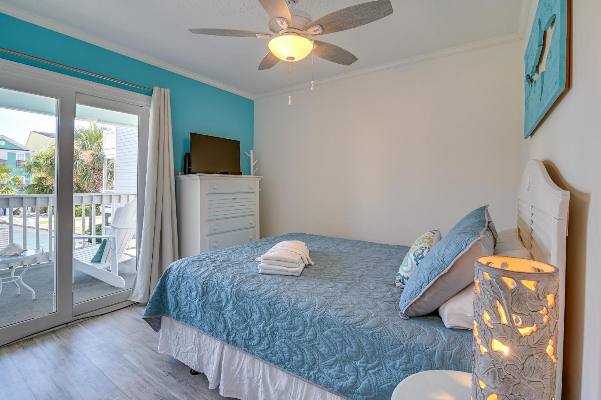 Apartment Surfside Escape With Pool - Walk To Ocean! *