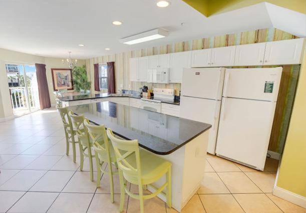 Oceanview 8br/7ba With Oceanfront Pool Villa