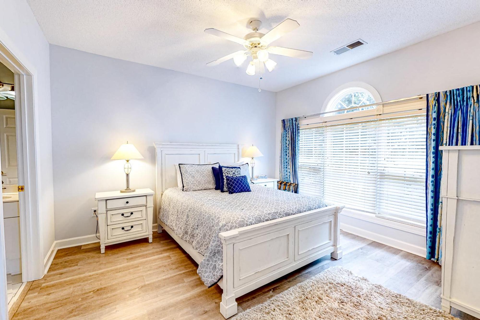 Barefoot Apartment *