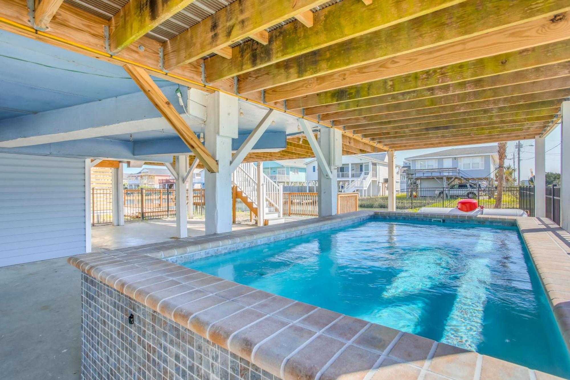 Waterfront North Myrtle With Pool And Deck