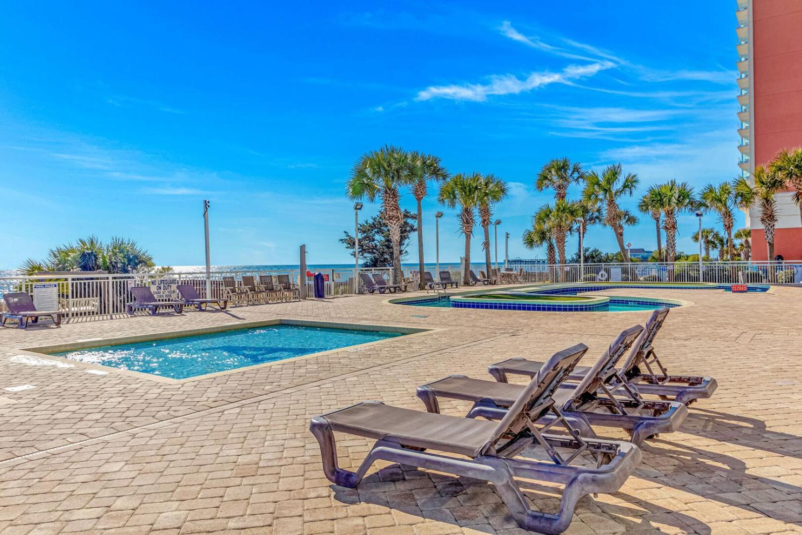 Beautiful Condo! Direct Oceanfront - 1 Bedroom, 1 Bath - Atlantica 200 Holiday home