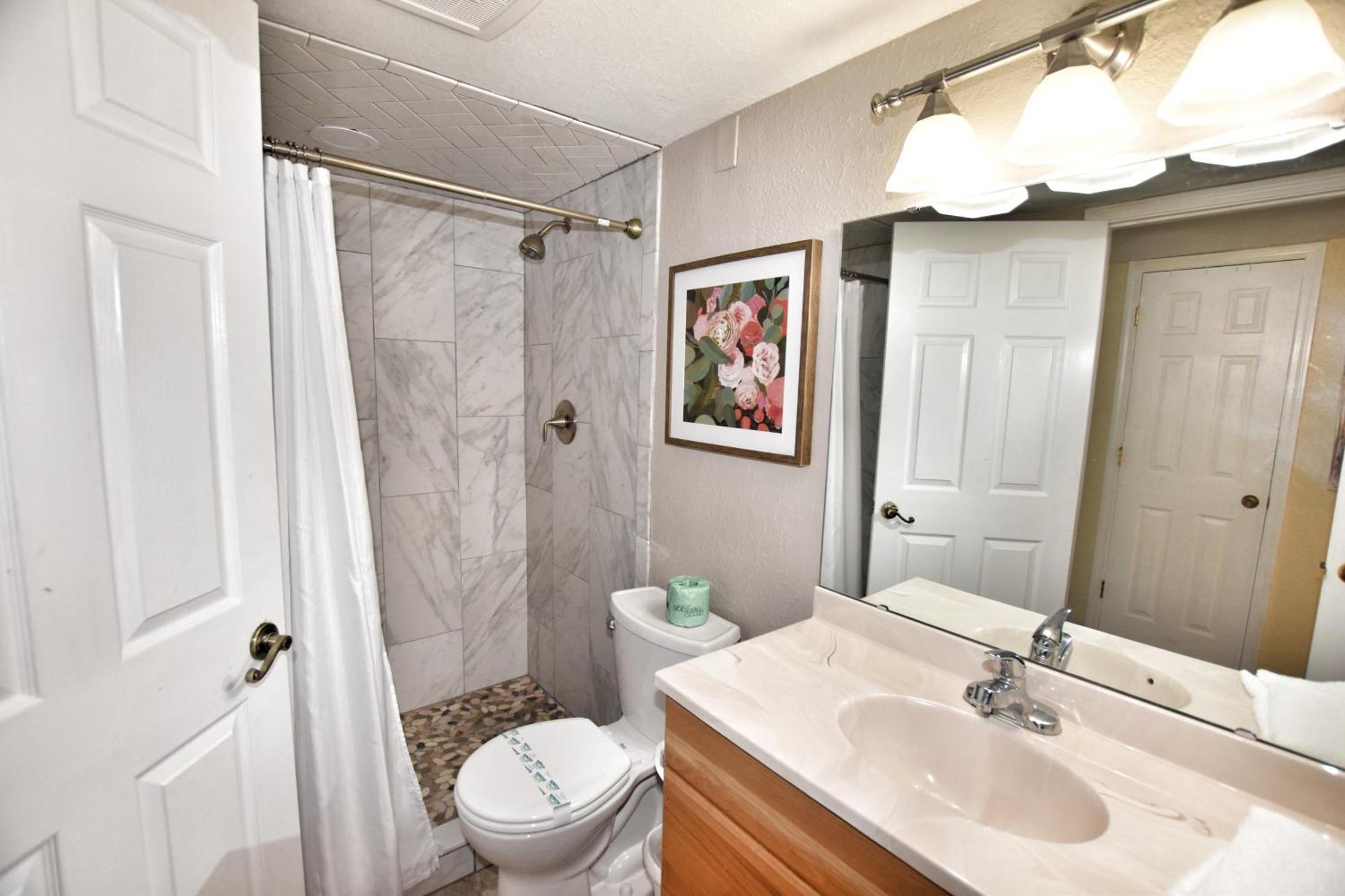 1011 Waters Edge Apartment