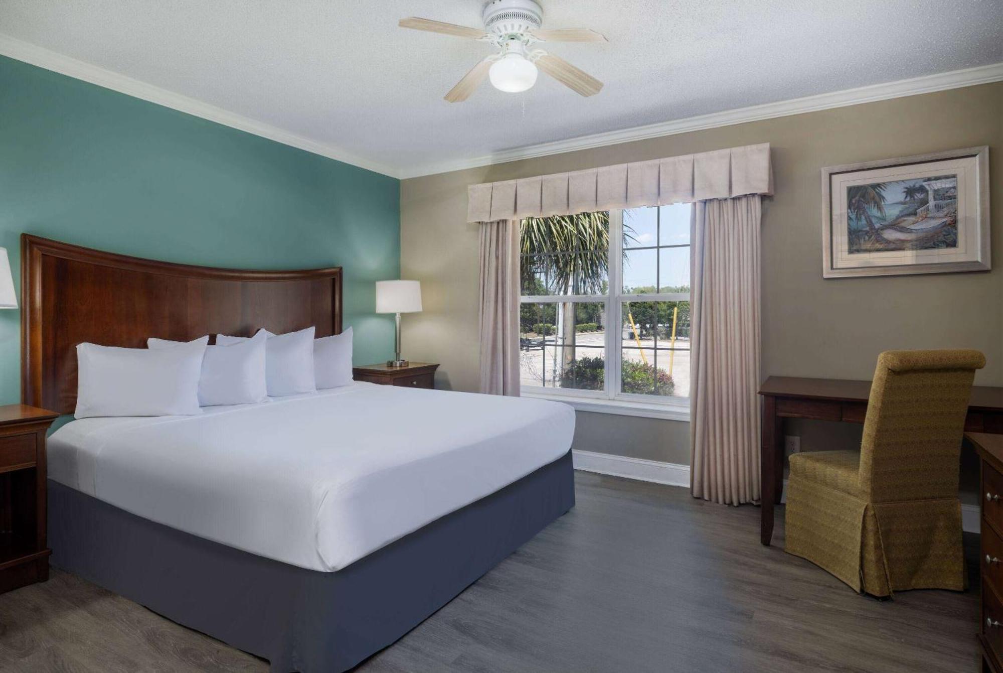 The Sandbar Hotel, Trademark Collection By Wyndham Hotel