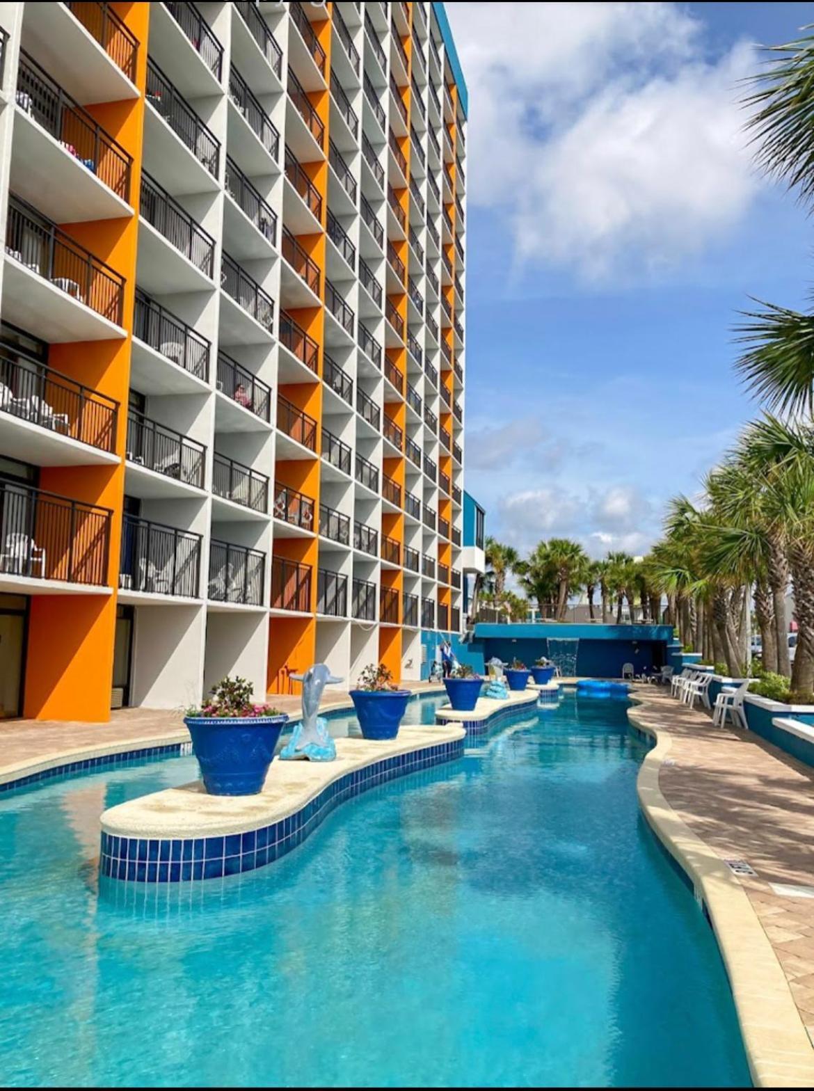 Upgraded At Landmark ! 17 Pools, Lazy Rivers, Jacuzzis! 814