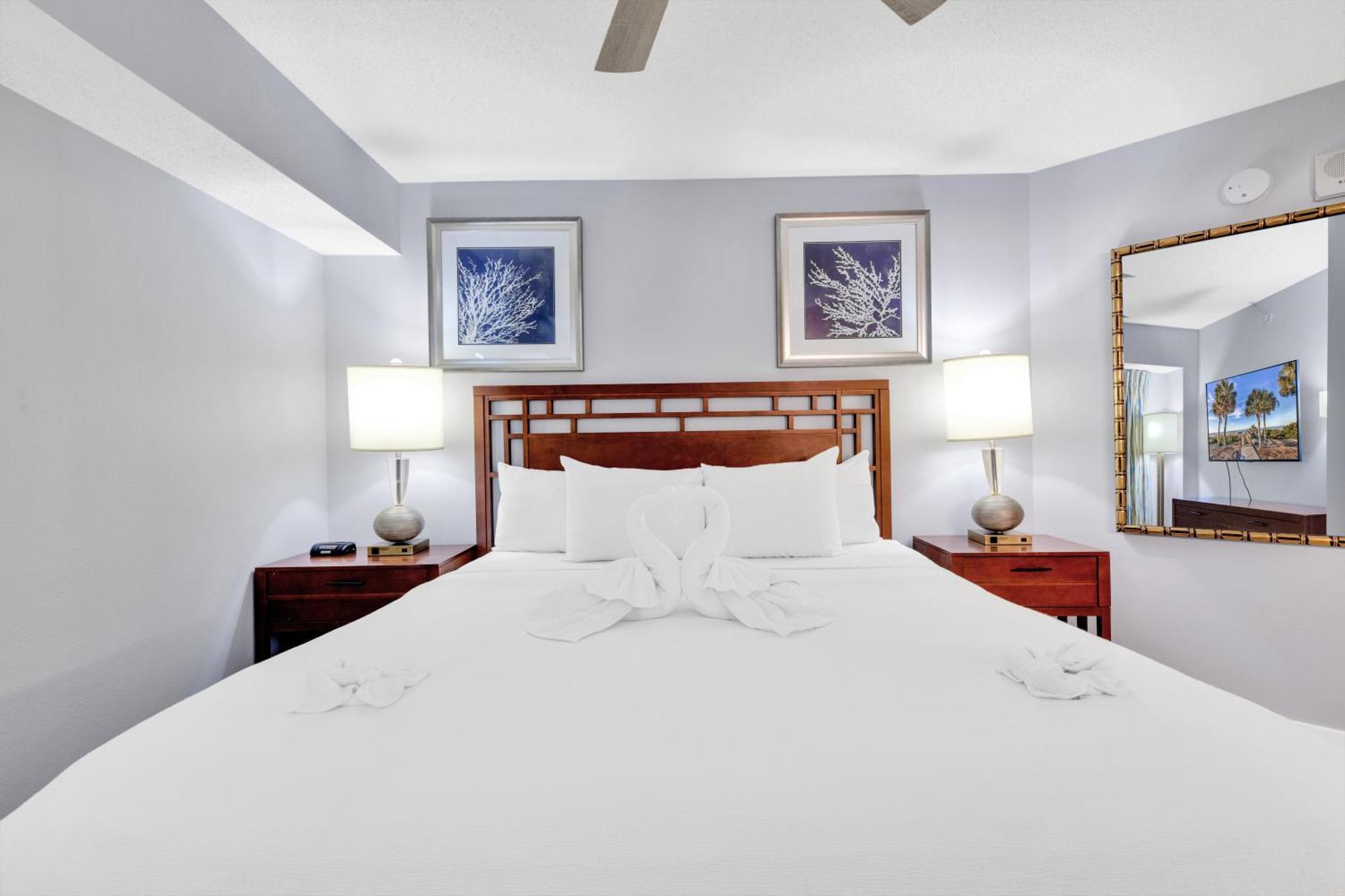 Sun-filled Beachfront 2br At Dunes Village
