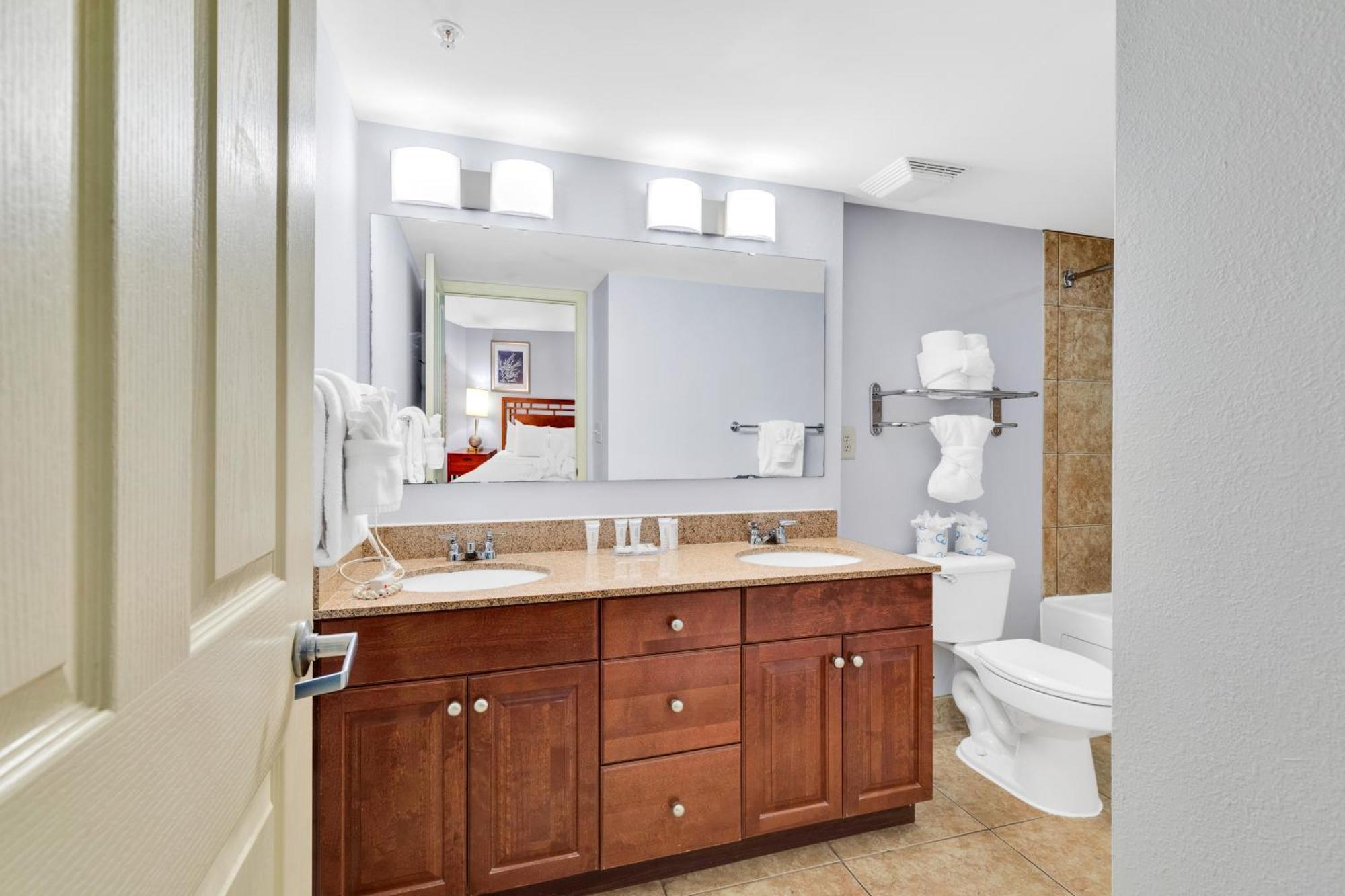 Sun-filled Beachfront 2br At Dunes Village Myrtle Beach